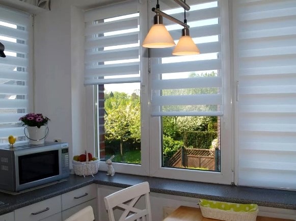 Ролеты день ночь (делайт, зебра) в кухню