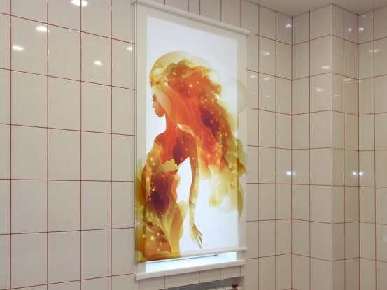 Рулонные шторы с рисунком  в ванную